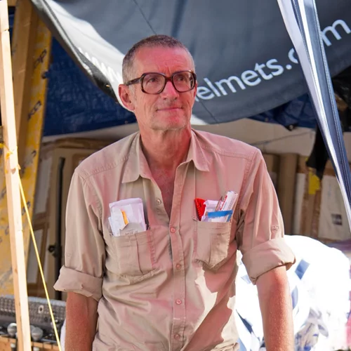 Ο Thomas Hirschhorn σε μια ενδιαφέρουσα ομιλία περί τέχνης με αφορμή την έκθεση "Dream On"