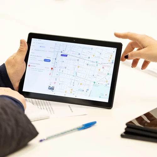 "Ξέρεις από ίντερνετ; 60+": Το επιτυχημένο workshop επιστρέφει με νέο κύκλο μαθημάτων στη Δημοτική Αγορά Κυψέλης