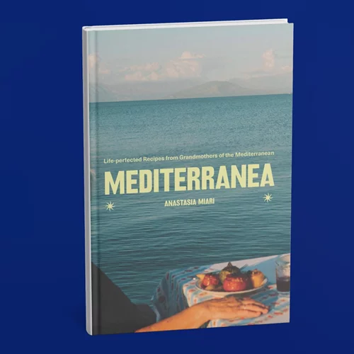Οι νοστιμιές των γιαγιάδων της Μεσογείου σε ένα βιβλίο