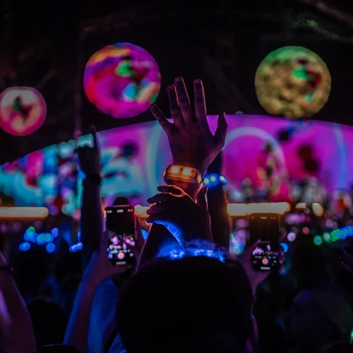 Οι Coldplay στηρίζουν τους μικρότερους συναυλιακούς χώρους