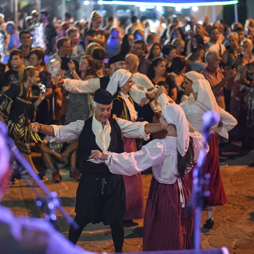 Γιορτή Σαρδέλας: Στη Λέσβο τα μαγειρέματα συναντάνε τις θαλασσινές γεύσεις και το γλέντι μέχρι πρωίας