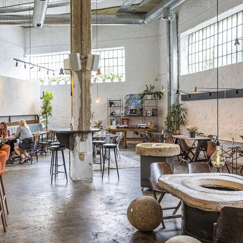 Αρμονίες στην αναρχία του "Line Athens"