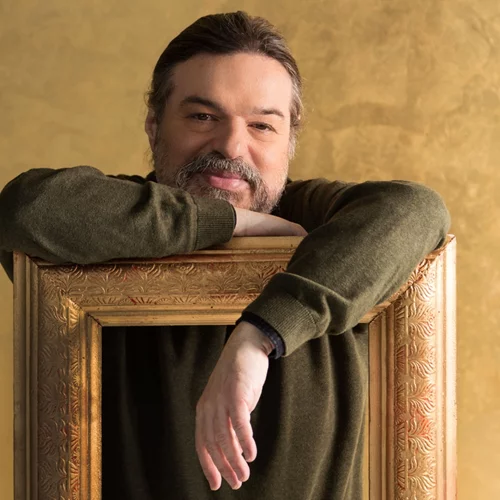 Δημήτρης Παπαδημητρίου: "Τον Καβάφη τον εισπνεύσαμε πριν τον καταλάβουμε καν"