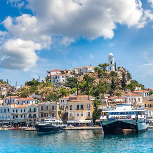 Ανοιξιάτικες αποδράσεις: 10 νησιωτικοί προορισμοί για τον Μάιο