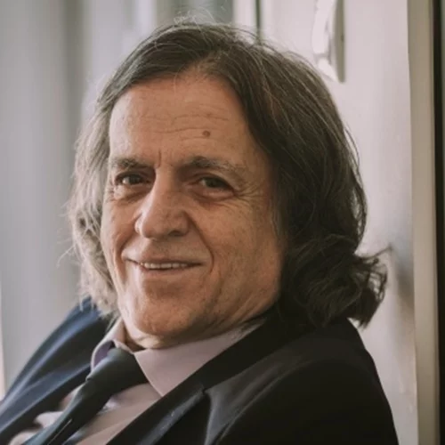 "Γιάννης Γλέζος: Από έρωτα πεθαίνουν τα κλαριά": Μουσική και ποιητική βραδιά με τον συνθέτη Γιάννη Γλέζο