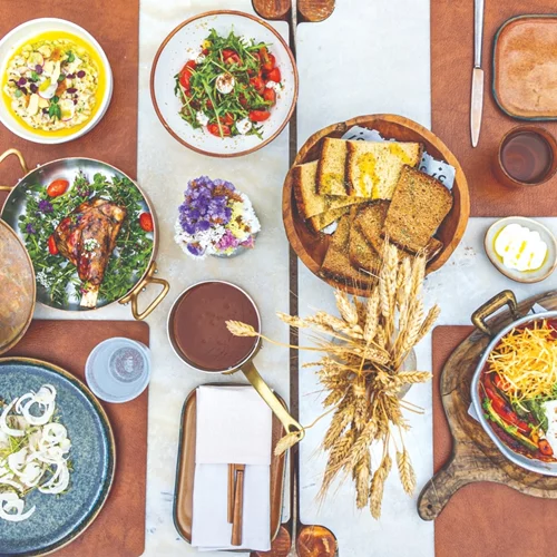 Η γεύση της παράδοσης γιορτάζει στα εστιατόρια του FS Athens