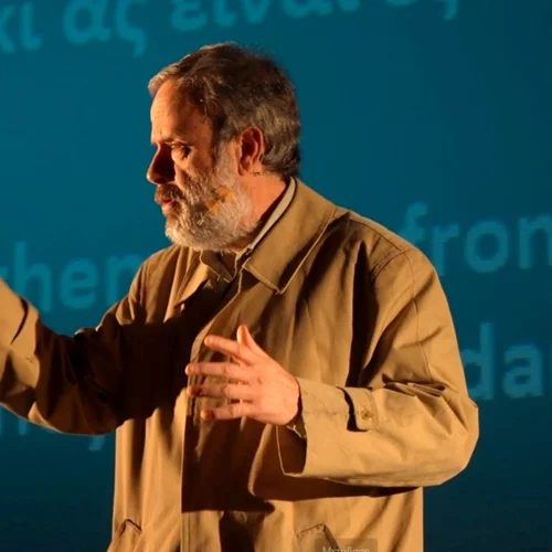 "Η δίκη του Σωκράτη" ζωντανεύει στα Αρχαία Ελληνικά – Με υπέρτιτλους στα Νέα Ελληνικά & Αγγλικά