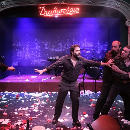 Ο "Κωλόκαιρος" επιστρέφει σε νέα στέγη