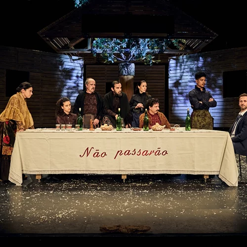 Τι είδαμε τελικά στην παράσταση "Η Καταρίνα και η ομορφιά να σκοτώνεις φασίστες";