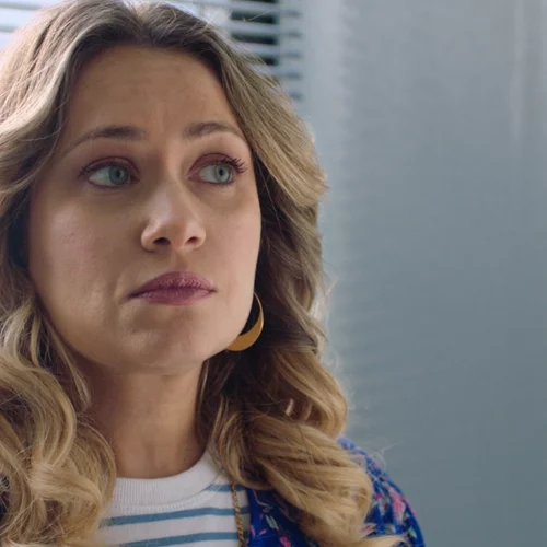 Το "Είμαι η Τζο" εξυμνεί το γυναικείο δικαίωμα στον χρόνο και την αταξία