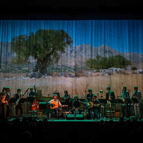 To Nederlands Blazers Ensemble συναντά την Οικογένεια Ξυλούρη