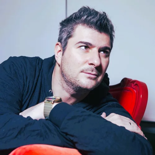 Νίκος Μωραΐτης: "Θα ήθελα να μη ‘γεράσει’ ο στίχος μου"