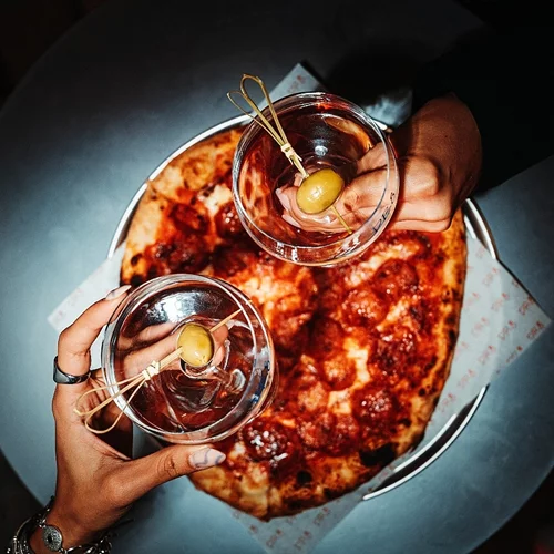 H Αθήνα τρώει πια πίτσα με τρόπο διαφορετικό