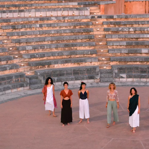 "Φευγαλέο και Αιώνιο": Μια εικαστική περιπλάνηση στον κύκλο της ζωής και του θανάτου