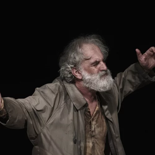 Sold out οι παραστάσεις του "Οιδίποδα επί Κολωνώ" ως το τέλος της περιοδείας