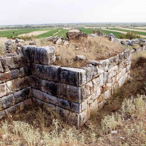 ΥΠΠΟ: Σε εξέλιξη η αποκατάσταση της ακρόπολης της Αρχαίας Πέλιννας