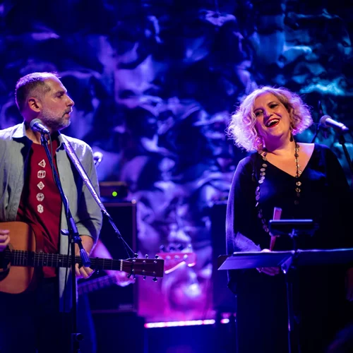 Μάρθα Φριντζήλα & Ορέστης Ντάντος: Βουτάνε μαζί "Στα Βαθιά", ενθουσιάζοντας το club του "Σταυρού Του Νότου"