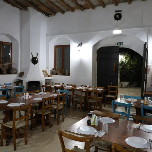 H ταβέρνα του Κουτσονικολιά είναι μια κιβωτός τοπικής νοστιμιάς