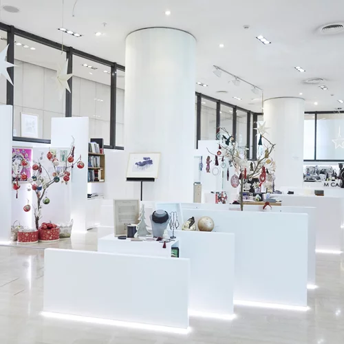 Το M Shop υποδέχεται τα Χριστούγεννα με δημιουργίες αποκλειστικά σχεδιασμένες για το Κατάστημα του Μεγάρου