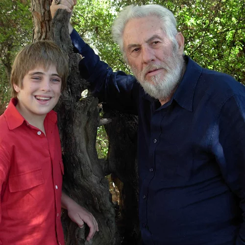 To ERTFLIX αποχαιρετά τον ηθοποιό και σκηνοθέτη Γιώργο Μιχαλακόπουλο με τη σειρά "Ο ψεύτης παππούς"