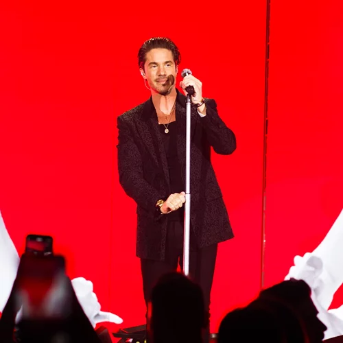 Ο Νίκος Οικονομόπουλος δίνει ρέστα στο "Fantasia"