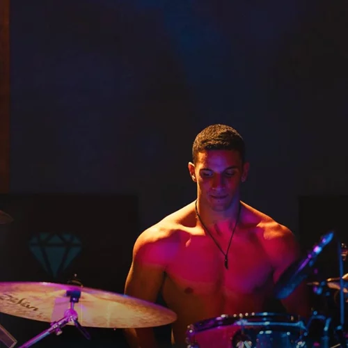 Ο 'Άγγελος Πεντάρης σε μια Drum Up the Volume βραδιά