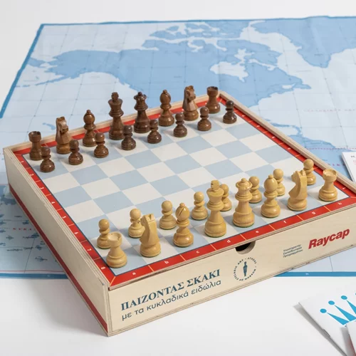 Τα παιδιά παίζουν και μαθαίνουν για το σκάκι στο εργαστήριο του Μουσείου Κυκλαδικής Τέχνης