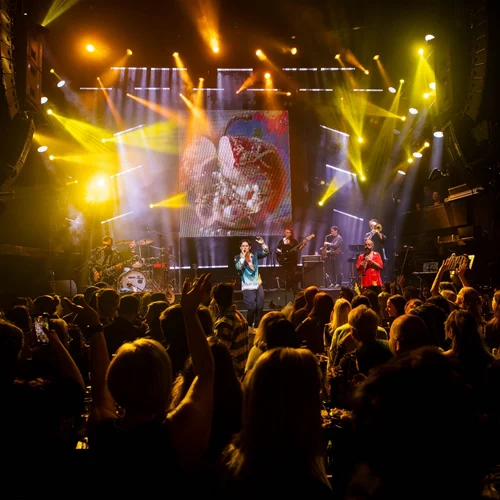 Ο Πάνος Βλάχος συνεχίζει στο "VOX" για δύο ακόμα live