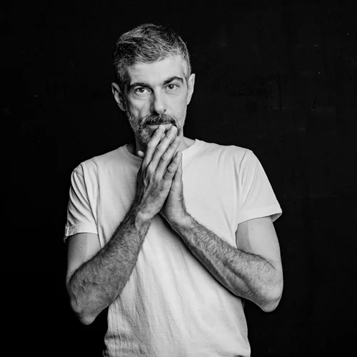 Έκτορας Λυγίζος: "Στον "Αποτυχημένο" βλέπω μια γενικότερη διαχείριση της αποτυχίας του ανθρώπου"