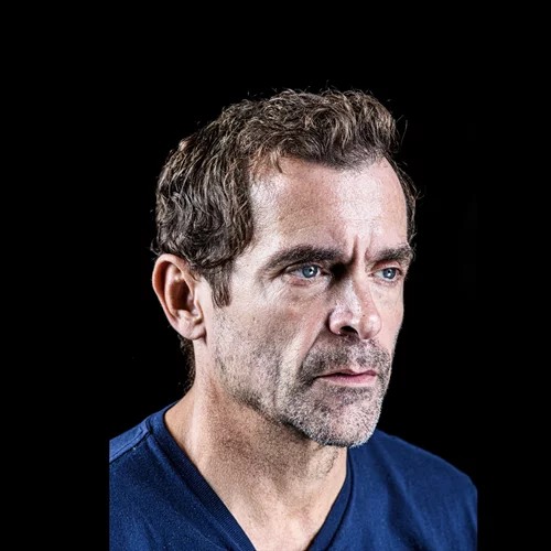 Κωνσταντίνος Μαρκουλάκης: "Με το "The humans" ξαναβρήκα την πίστη μου ότι το θέατρο μπορεί να πει κάτι"