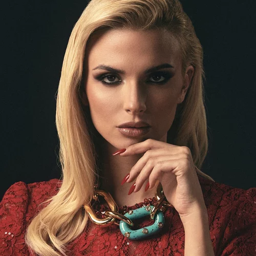 Τα μπουζούκια του καλοκαιριού