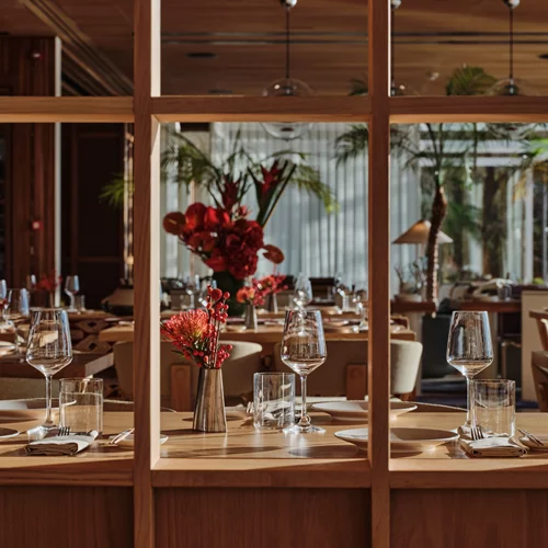 Γιορτές με θέα θάλασσα: ένα προσωπικό top 4 στην Αθηναϊκή Ριβιέρα