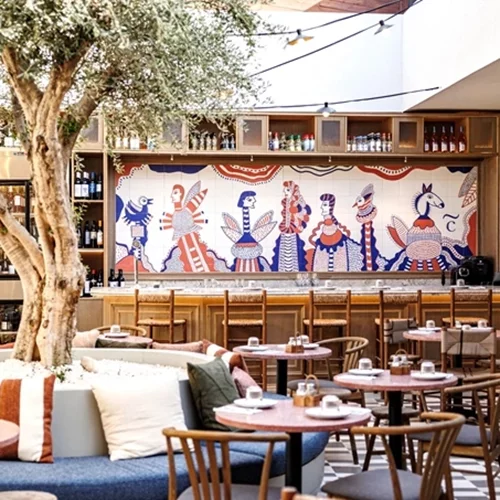 Ταράτσες, κήποι και αυλές στο κέντρο της Αθήνας για νόστιμο summer in the city