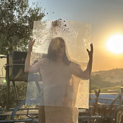 "Τα άνθη του καπνού": Η Μαρίνα Προβατίδου αναδεικνύει τις επικίνδυνες πτυχές της καπνοκαλλιέργειας