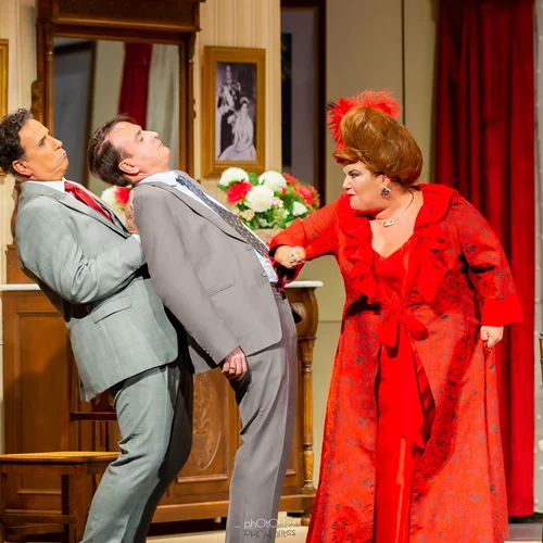 Σε προσωρινή αναστολή μπαίνουν κάποια από τα θέατρα της Αθήνας