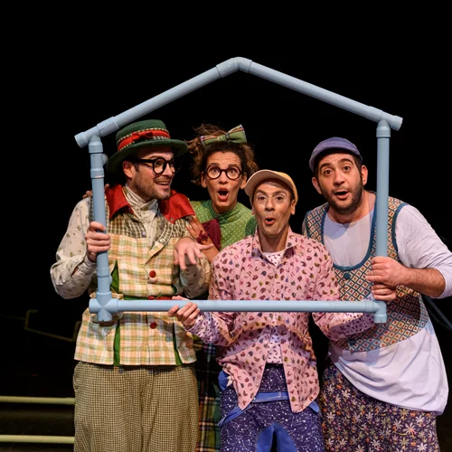 "Δίπλα – δίπλα" με το Εθνικό Θέατρο: Μια καλοκαιρινή παράσταση για μικρούς και μεγάλους