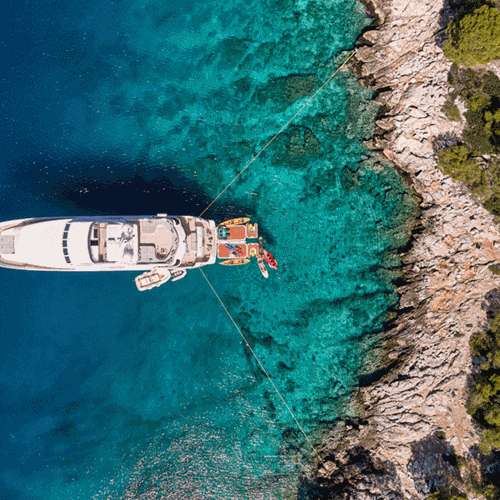 Το Milos σαλπάρει -κυριολεκτικά- για τις ελληνικές θάλασσες