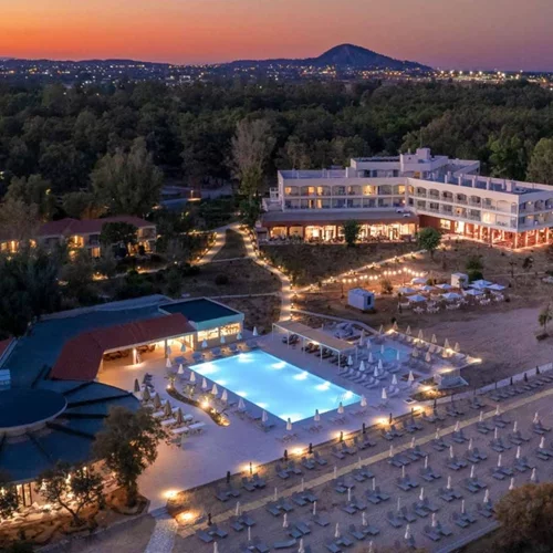 "Surfer Maya Thai Canteen": μια νέα Thai street food καντίνα από τους Surfer Maya στο "Domes Aulus Zante" στη Ζάκυνθο