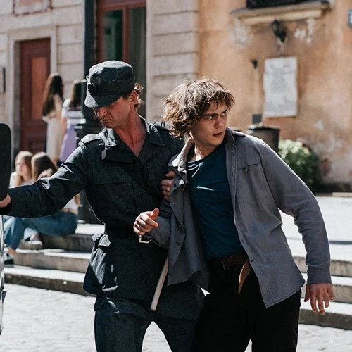 Τα Ίχνη της Βίας