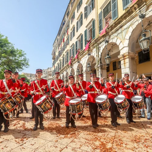 Πάσχα στην Ελλάδα: προορισμοί, έθιμα, ξενοδοχεία και εστιατόρια για να σχεδιάσετε τα καλύτερα ταξίδια