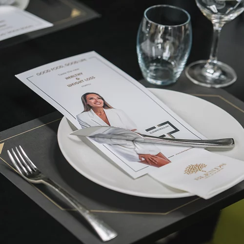 Η Ελένη Πετρουλάκη μας κάνει το τραπέζι στο "Blends" στη Γλυφάδα με το healthy & weight loss menu της