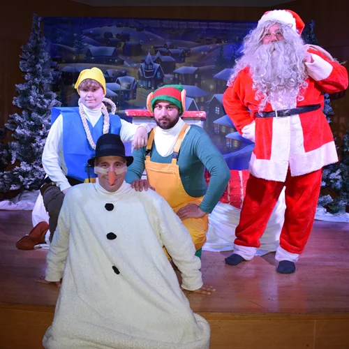 "Η μαγική καμινάδα των Χριστουγέννων": Έξτρα παραστάσεις για την παιδική κωμωδία του Πέτρου Καφαντόγια