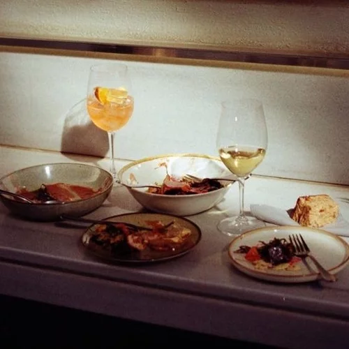 Το Μαιτρ και Μαργαρίτα πάει Σαντορίνη