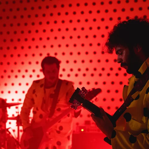 The Page Of Cups: Μια βραδιά με indie rock, χιπ χοπ και εικαστικά στο "The Intermission" του Πειραιά