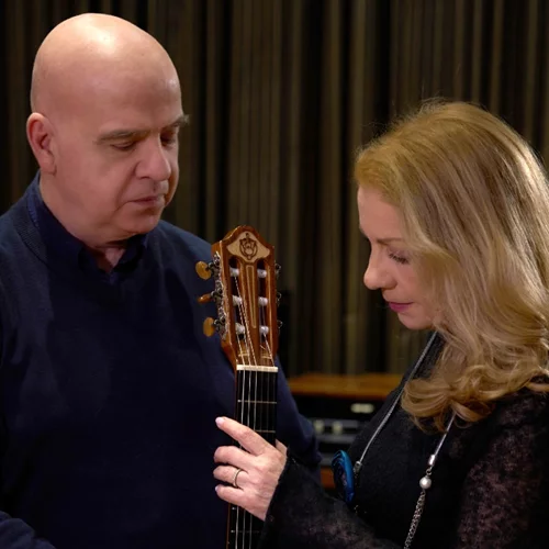 O "Επιτάφιος" του Γιάννη Ρίτσου από την Πέμη Ζούνη και τον καταξιωμένο σολίστ Ιάκωβο Κολανιάν