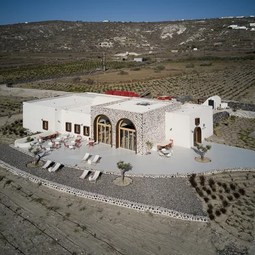 Αυτό το ανερχόμενο boutique οινοποιείο βρίσκεται σε ένα νησί που μάλλον δεν έχεις πάει