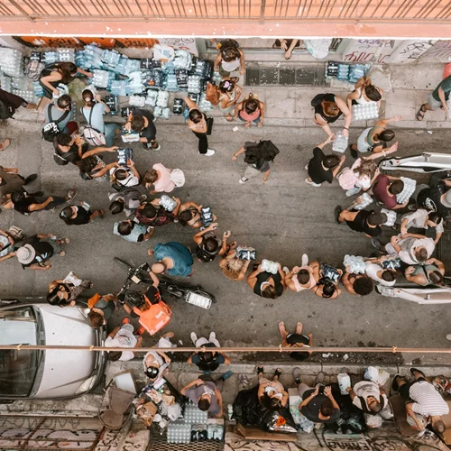 Φωταγώγηση σε όλη την Ελλάδα για τη Διεθνή Ημέρα Εθελοντισμού από το Humanity Greece