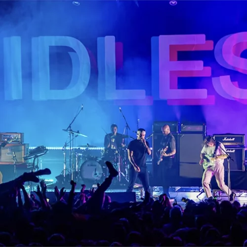 Η πανέμορφα βίαιη τέχνη των Idles