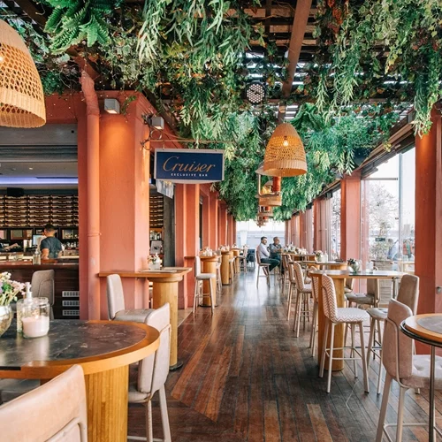 Ο Jason Wasabi μάς ταξιδεύει σε afro deep ρυθμούς στο "Cruiser Bar"