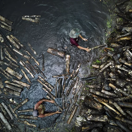Ο διακεκριμένος φωτογράφος Alain Schroeder απαθανατίζει την ανθρώπινη καθημερινότητα